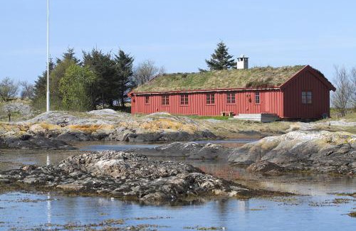 Averoy Municipality Villa | Korsholmen - by Classic Norway Hotels