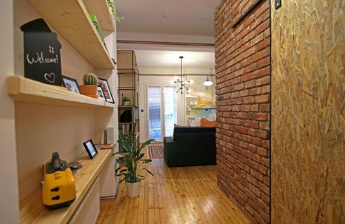Thessaloniki City Centre Apartment | Kostas' Downtown Industrial Loft