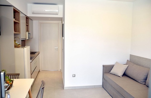 Haraki Apartment | Kouros Stone Suites