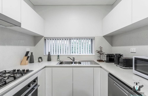 Homebush West Apartment | KozyGuru | Homebush West | 3 Bedroom Apt+Parking