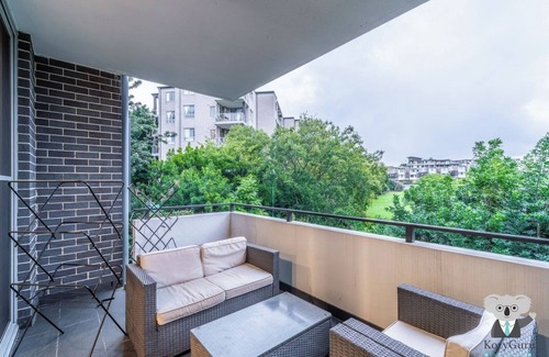 Homebush West Apartment | KozyGuru | Homebush West | 3 Bedroom Apt+Parking