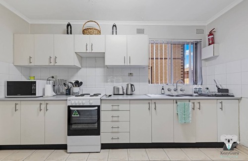 Westmead Apartment | KozyGuru | Westmead | 2Bed Unit + Free Parking