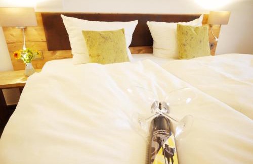 Burkheim Hotel | Kreuz-Post Hotel-Restaurant-SPA