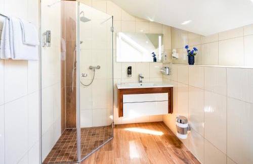 Rheindorf Hotel | Kristallhotel Fettehenne