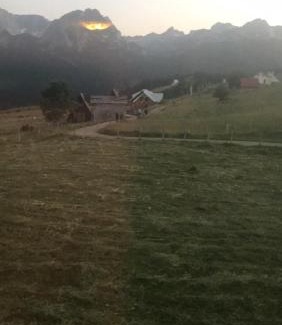 Pitomine House | Kuća - Pogled na Durmitor