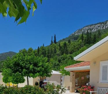 Dusina House | KUĆA U PRIRODI LI