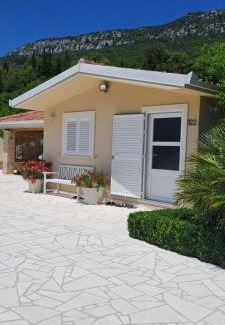 Dusina House | KUĆA U PRIRODI LI