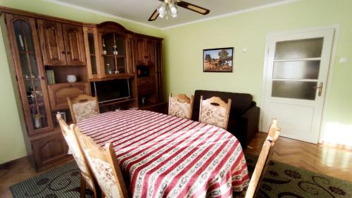 Dakovo House | Kuća za odmor Proljeće