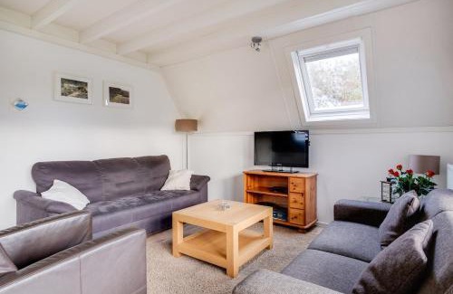 Zwiggelte House | Kuifeend I Chalet met Modern Interieur