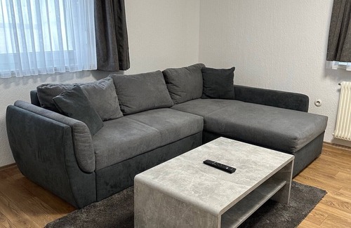 Dettingen an der Erms Apartment | Kukione Ferienwohnung