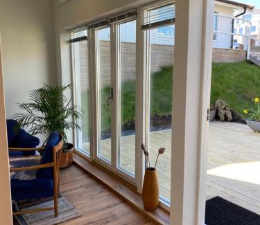 Kungsbacka Villa | Kungsbacka nära hav och golf-sovloft 1,25 takhöjd