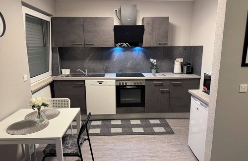 Nieder-Morlen Apartment | Kurstadt Apartment 2ZKB balcony car parking space.