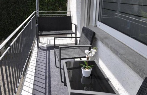 Nieder-Morlen Apartment | Kurstadt Apartment 2ZKB balcony car parking space.