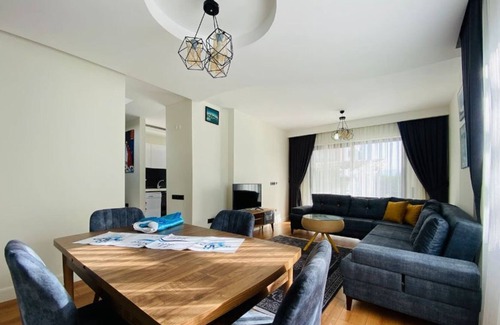 Kadnlar Denizi Mahallesi House | Kusadası'nda muhtesem havuzlu private villa ZETA B4