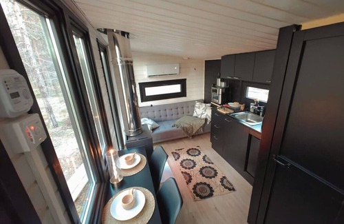 Kolari Cottage | KUUKKELI|Sauna|Fireplace|WiFi|BBQ|River|Ski 200M