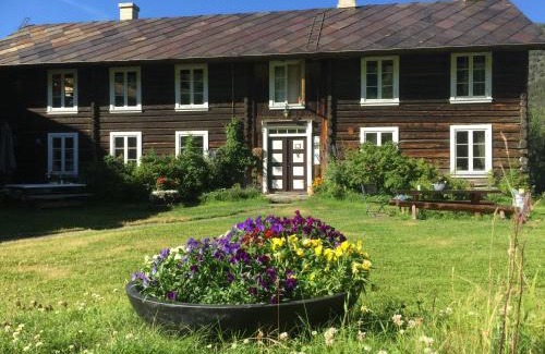 Lom House | Kvaale Gard