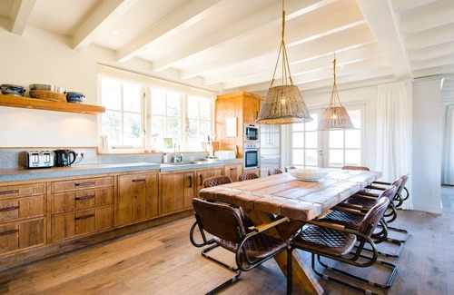 Ballum Villa | Kwikstaart a large villa with sauna and unobstructed dune view to the sea.
