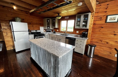 Ghent House | KY log home close to The Ark Encounter on private 14 acres private seasonal pool