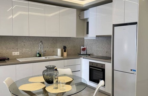 New Kypseli Apartment | Kypseli Contemporary Comfort for 6