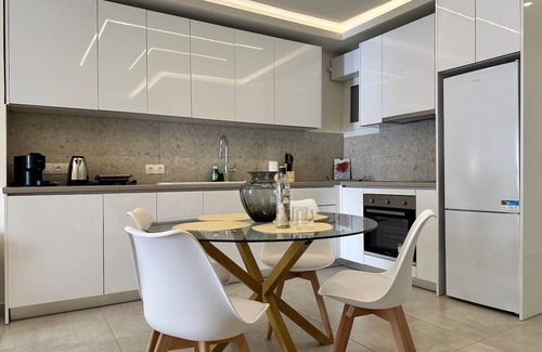 New Kypseli Apartment | Kypseli Contemporary Comfort for 6