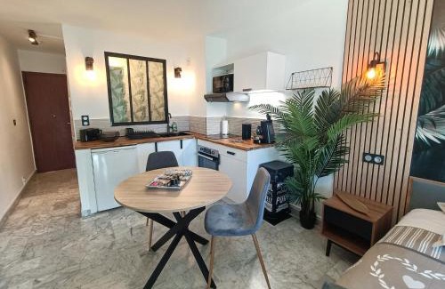 Mandelieu-La-Napoule Apartment | Léman Holidays - Le Palm