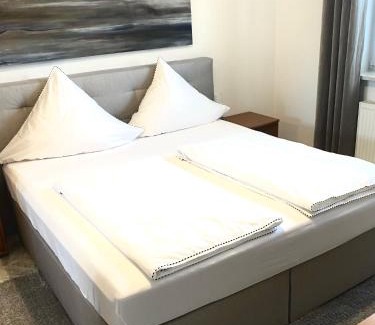 Sahlenburg Apartment | Lüttje Huus Frieda mit Strandkorb am Strand von Mai bis September