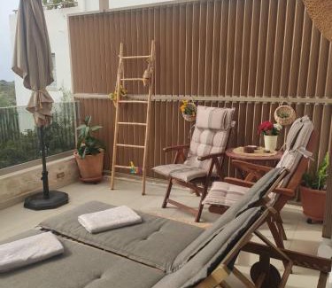Kalathas Apartment | L A Boutique Suites with Private Hot Tub