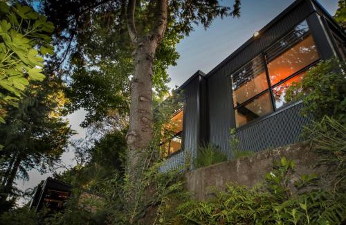 Hospital Hill Ski Chalet | L'amour Nest