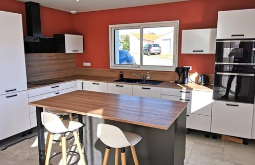 Brem Sur Mer House | L'ancrage - house 800m from the beach and shops within walking distance