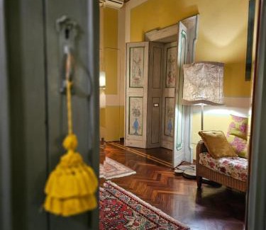 Ferrara Historic Centre Apartment | L'Ape Regina