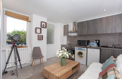 Riorges Apartment | L'Atelier Bohème - Joli T2 proche Roanne