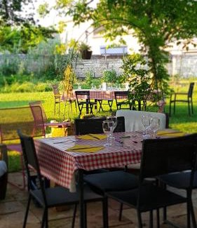 Meilhan-sur-Garonne Bed & Breakfast | L'auberge Meilhannaise