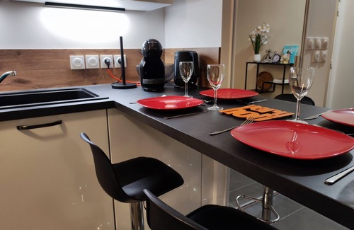 Faubourg-Raines Apartment | L'AuthentiCité, garden &parking in the city center