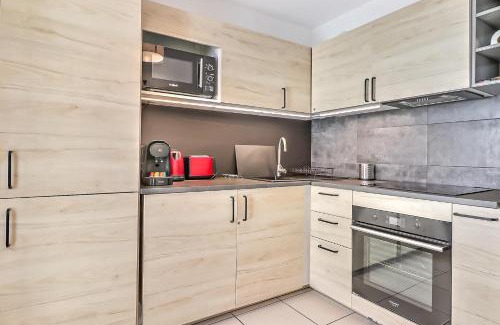 Faubourg Apartment | L'Ecluse - Clim - Parking - Central