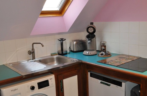 Bourroches Apartment | "L'écluse" stopover between the port and the city.