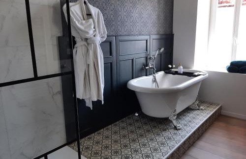 Lanhouarneau Apartment | L'Haussmannien Presbytère St Hervé