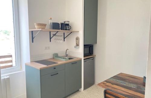 Lamballe Apartment | l'immeuble du petit pont