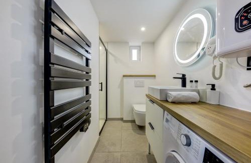 Pierre-Benite Apartment | L'Industrie-Loft-T2-Clim-Parking à proximité