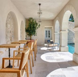 Le Barroux House | L'Iris de Suse