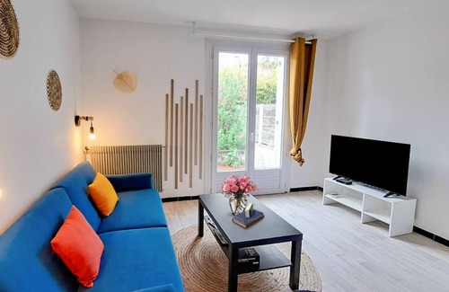 Les Hauts de Massane Villa | L'Olivier villa avec jardin et climatisation