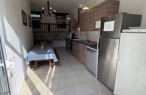 Merville-Franceville-Plage House | L'Orangerie, Country house with garden and large living room!