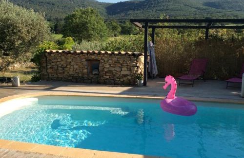 Besse-sur-Issole Bed & Breakfast | l'Oustaou B&B Piscine & Spa