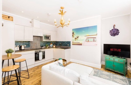 Leamington Spa Apartment | L-Spa Boutique Apartments - Studio apartment with patio
