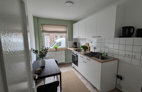 Geilenkirchen Apartment | L21-Apartment Geilenkirchen OT Teveren, 3 Zimmer, 5 Betten, Standardisierte Ausstattung, ideal für Reisende, Pendler, Familien