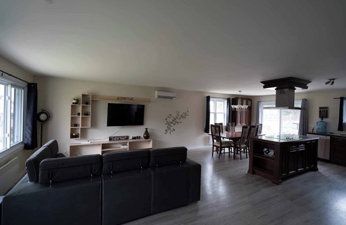 Saint-Ignace-de-Loyola House | La 1171A - Maison au domaine privé