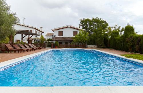Martos House | La Acacia