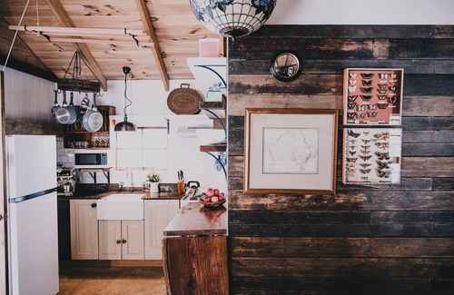 Wandiligong Cabin | La Baracca - Reconnect with the simple pleasures of life.