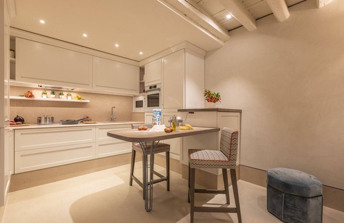 Dorsoduro Apartment | La Baruffa with Private Garden