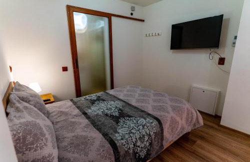 Hunedoara House | La Bebe 2 Beds