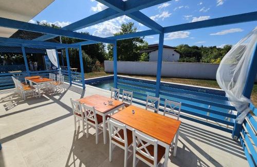 Somova House | La Belle Mouette